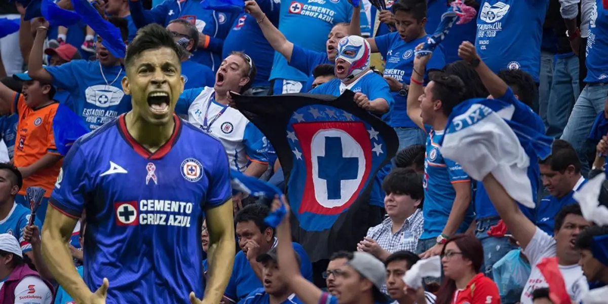 Ángel Sepúlveda con los aficionados de Cruz Azul/FOTO La Máquina Celeste