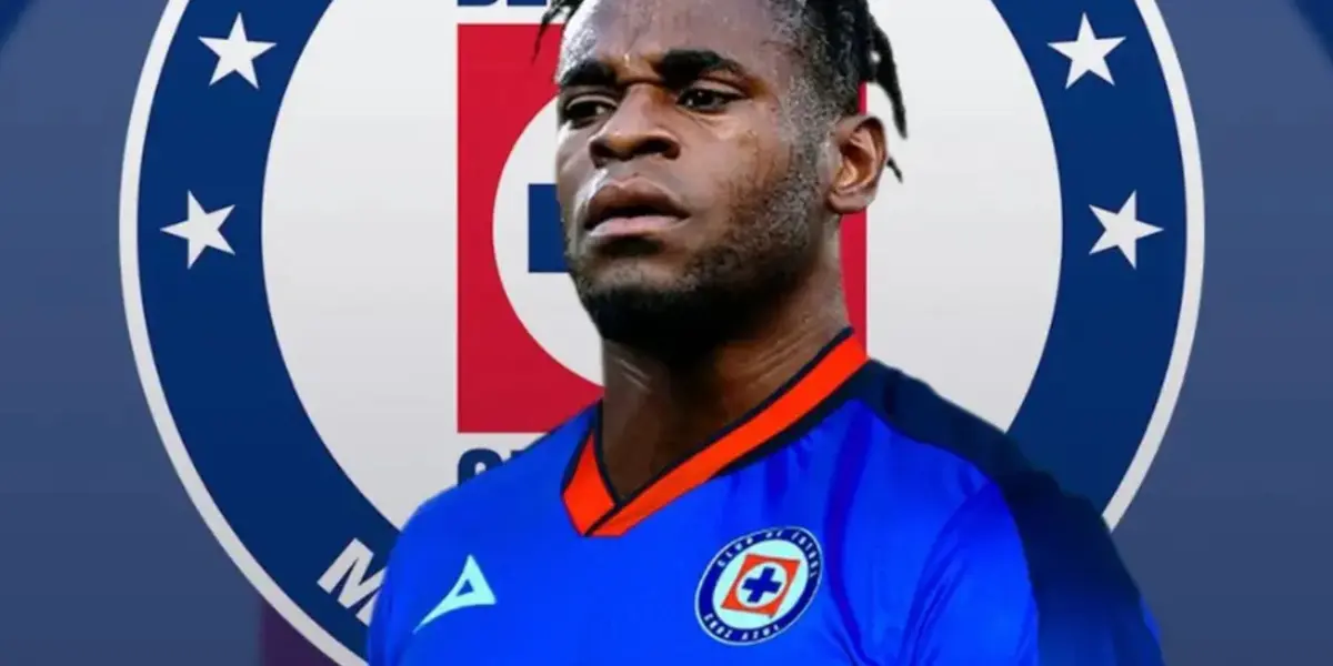 Duván Zapata con la playera de Cruz Azul / Marca 