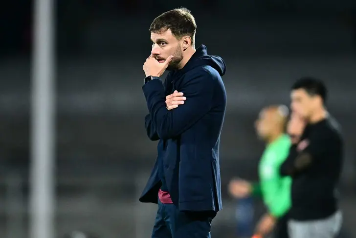 Martín Anselmi podría tener una deuda millonaria - Foto: Mexsport