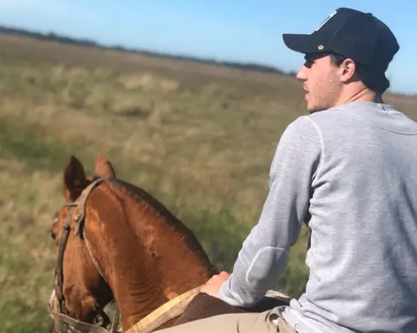 José Paradela montando a caballo - Foto: Instagram
