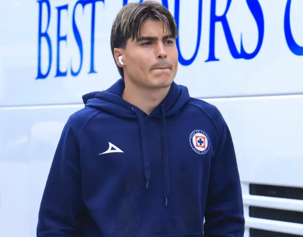 Luka Romero llega al estadio - Foto: X (@CruzAzul)