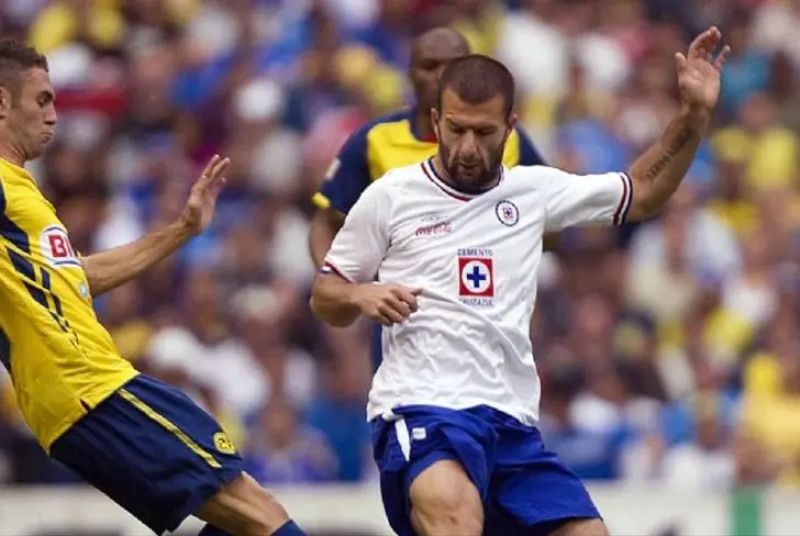 Tito Villa vs América - Foto: Mexsport