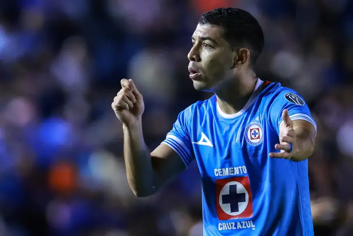 Erik Lira con Cruz Azul - Foto: Getty