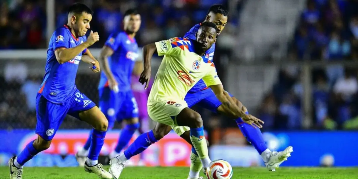 América enfrentando a Cruz Azul en la final de ida/La Máquina Celeste