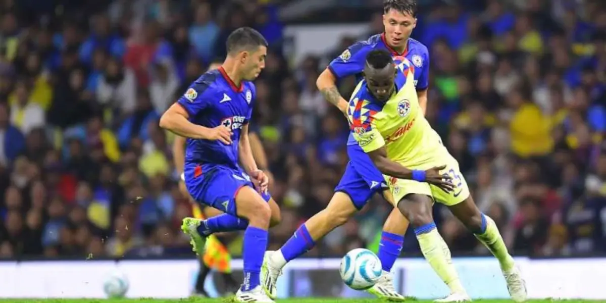 América enfrentando al equipo de Cruz Azul/FOTO Imago 7