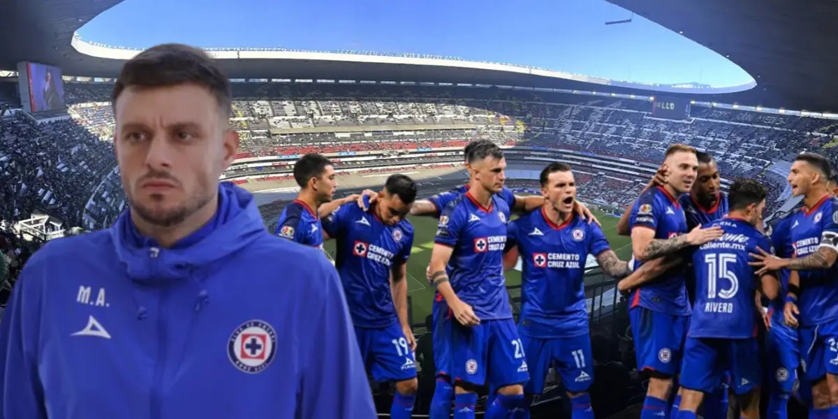 Anselmi con el equipo de Cruz Azul en el Azteca