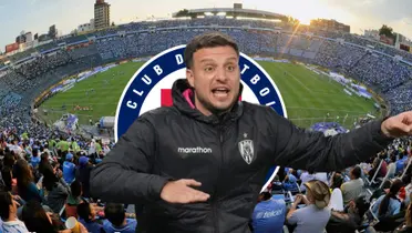 Anselmi con el escudo de Cruz Azul/FOTO La Máquina Celeste