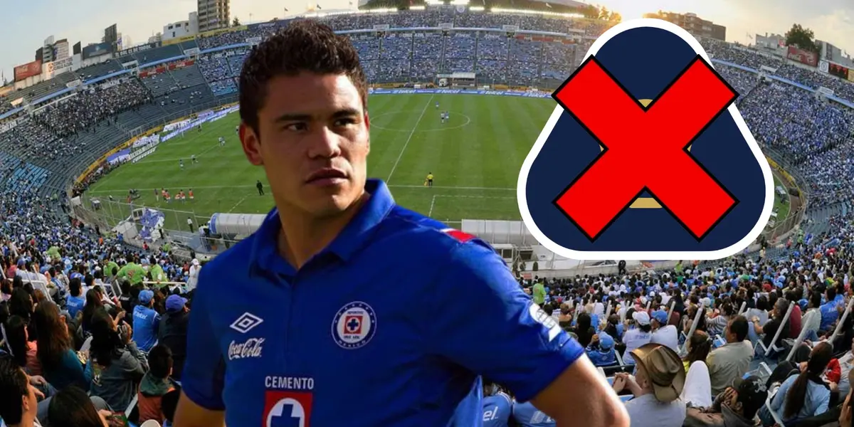 Barrera en la portada, escudo de Pumas tachado/La Máquina Celeste