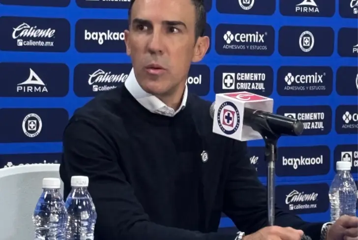 Vicente Sánchez en conferencia - Foto: X (@gerardoo_gh)