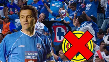 Carlos Hermosillo de jugador, logo cubierto del América/FOTO La Máquina Celeste