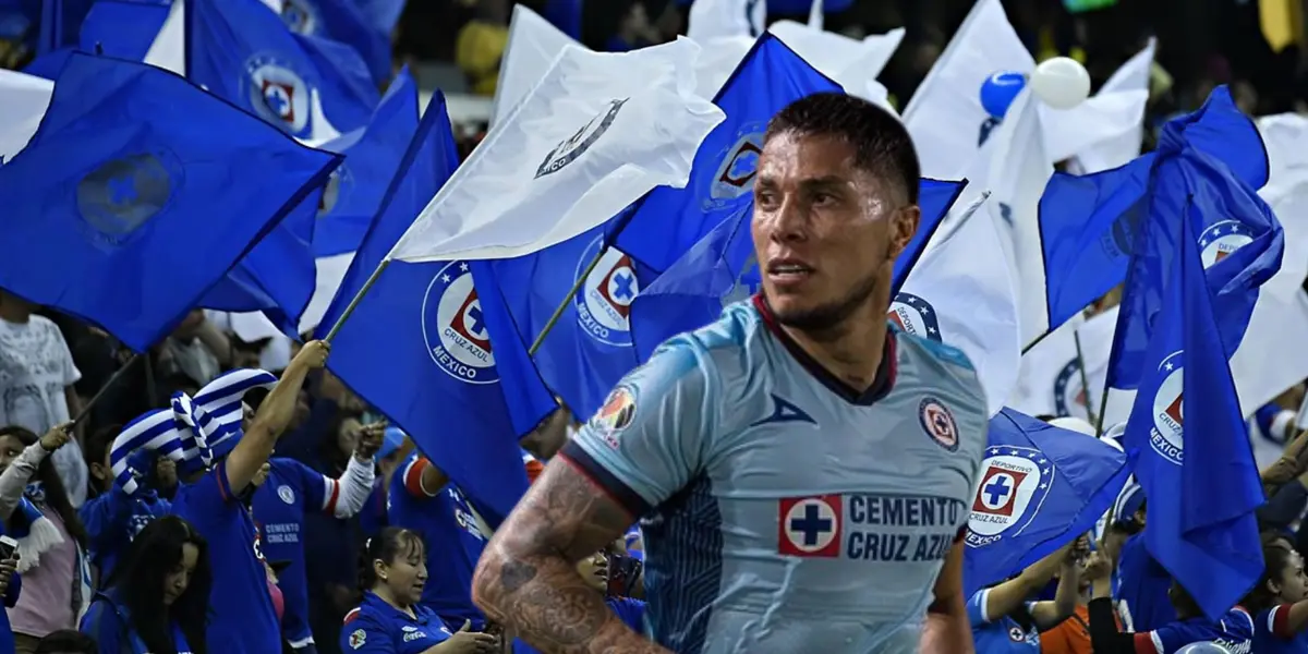 Carlos Salcedo con la afición de Cruz Azul