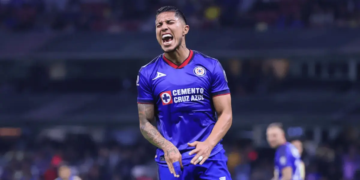 Carlos Salcedo ha estado rodeado de polémicas desde su llegada a Cruz Azul y ahora su continuidad en Cruz Azul pende de un hilo