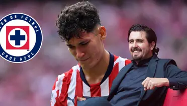 Chiquete y Amaury y escudo de Cruz Azul/FOTO: Mexsport