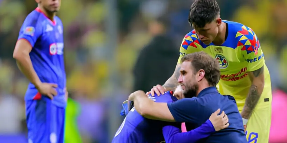Christian Calderón consolando a Rivero, e Iván Alonso consolando/Hablemos Azul