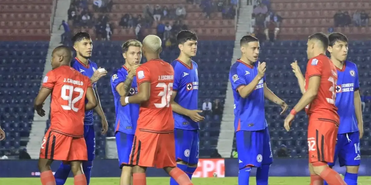 Cruz Azul enfrentando a América de Cali/La Máquina Celeste