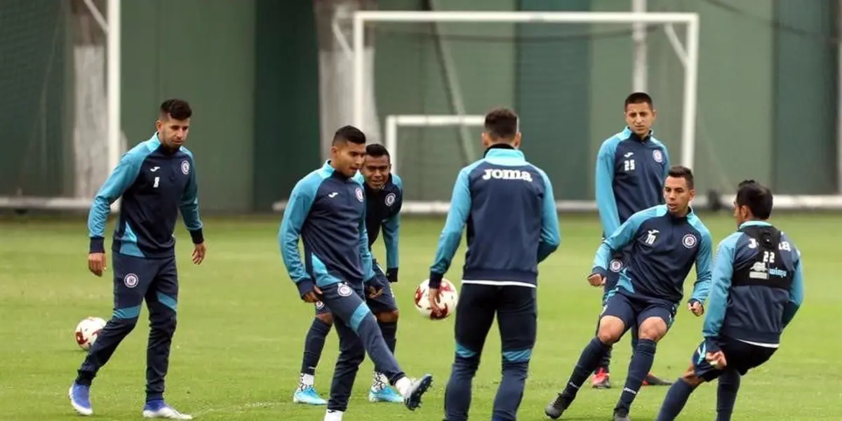 Cruz Azul entrenando en La Noria