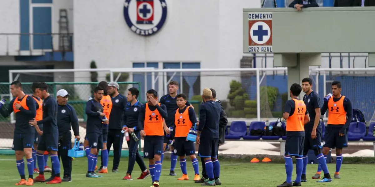 Cruz Azul entrenando en La Noria