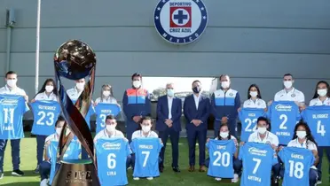 Cruz Azul presenta a varios refuerzos / Debate