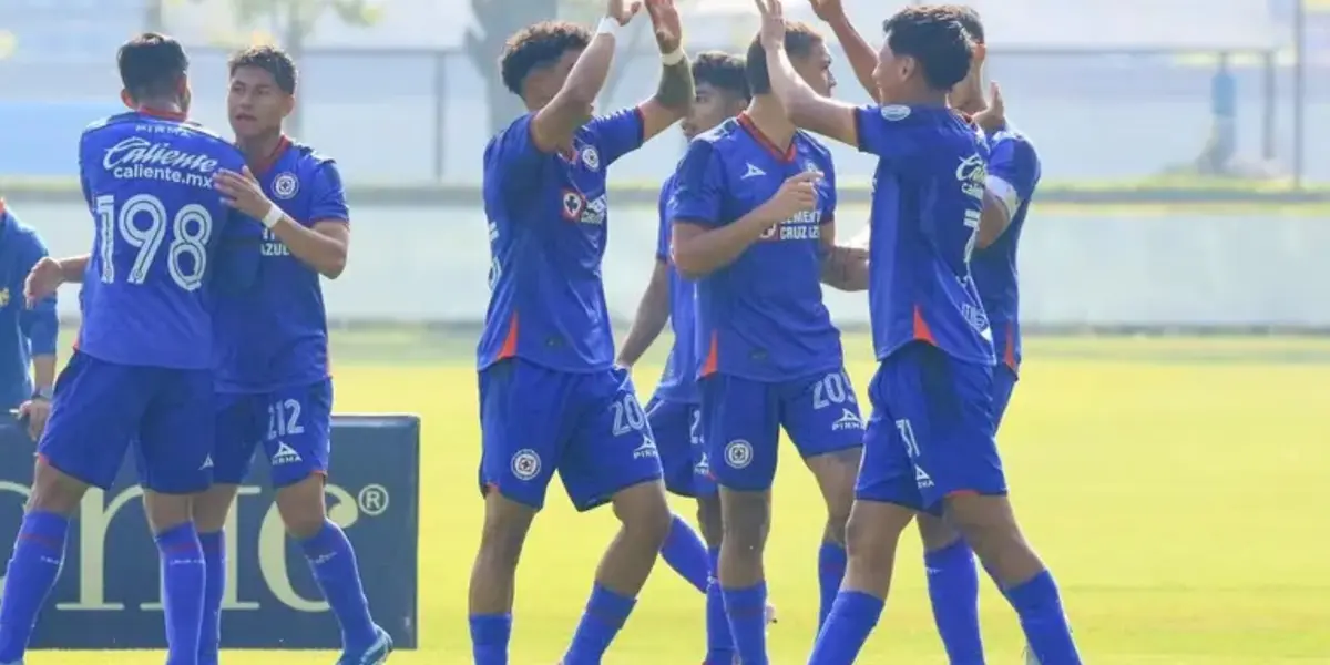 Cruz Azul sub-23 celebrando gol en La Noria/La Máquina Celeste