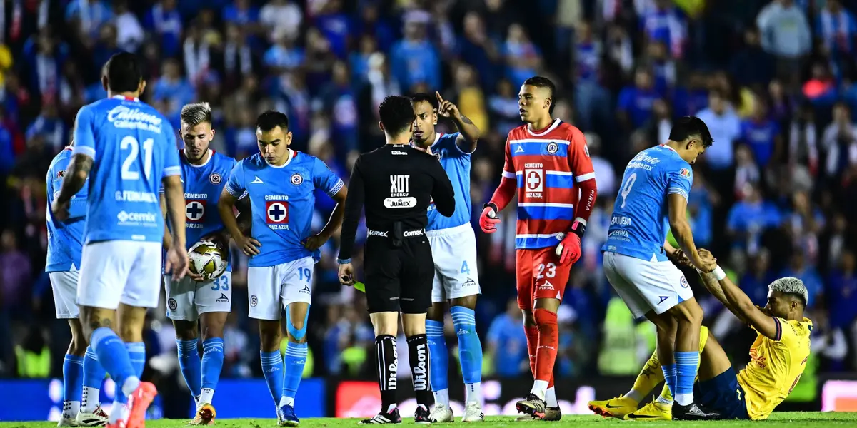 Cruz Azul volvió a ser afectado por el arbitraje ante América | Foto: MexSport
