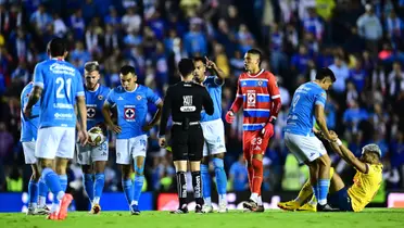 Cruz Azul volvió a ser afectado por el arbitraje ante América | Foto: MexSport