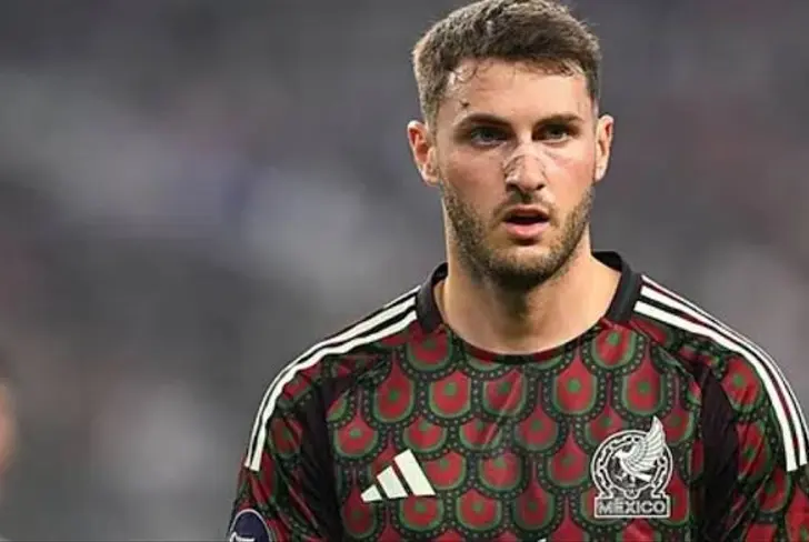 Santi Giménez con el Tri - Foto: Mexsport