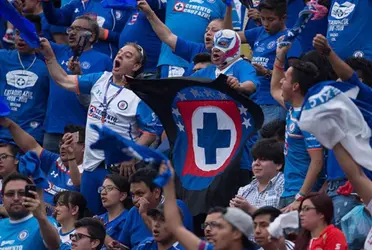 Deplorable situación la que se vivió fuera del Estadio Azteca, cuando la afición Cementera se peleó con la gente del Puebla.