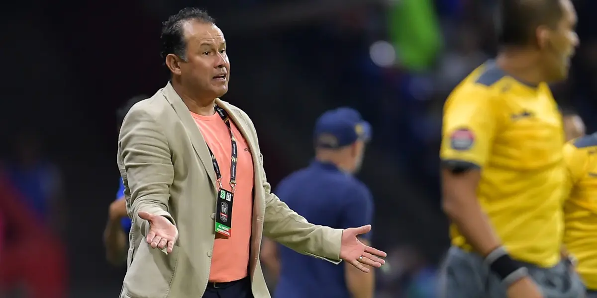 Después de eliminación a manos de Pumas, Reynoso es cuestionado