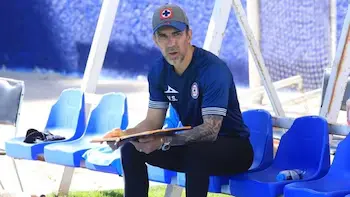 Vicente Sánchez, DT de Cruz Azul - Foto: Captura de pantalla