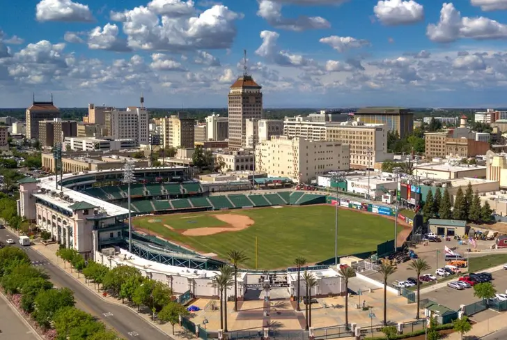 Así es el estadio donde se llevará a cabo el partido - Foto: Visit Fresno