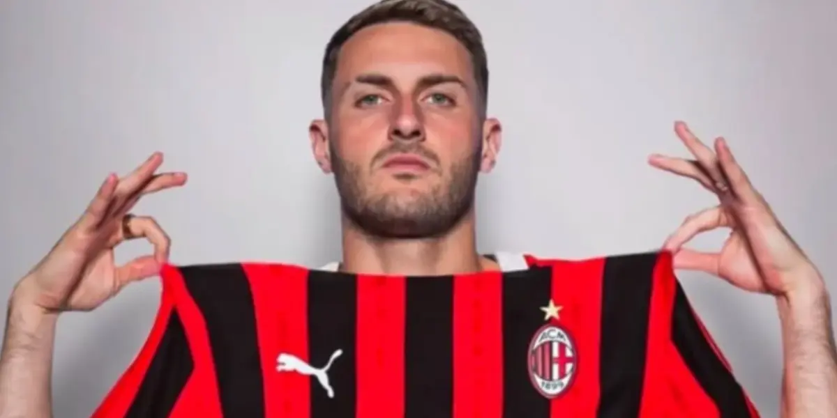 Edit de Santi Giménez con el AC Milán - Foto: Especial