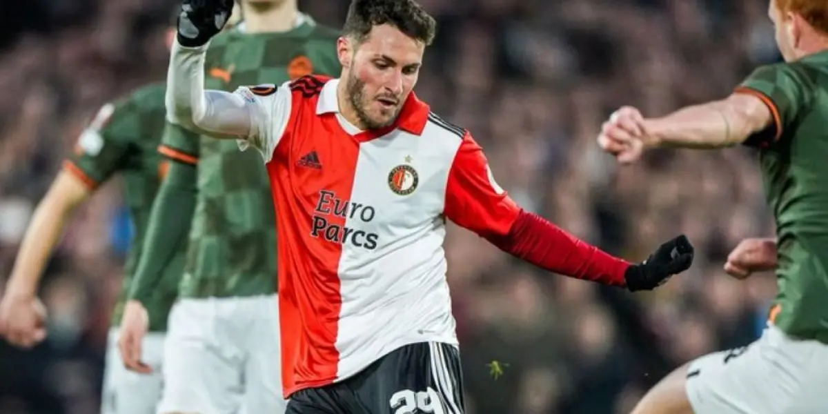 El Feyenoord avanzó a cuartos de final con una gran actuación del ex de Cruz Azul.