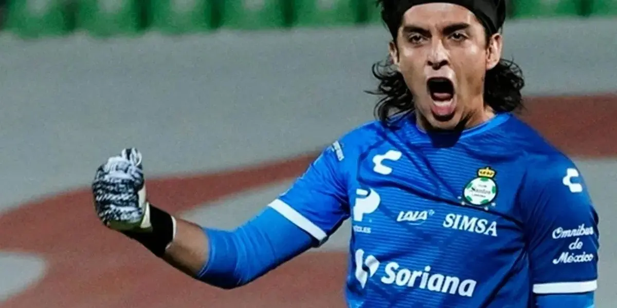 El guardameta lagunero llegaría a quitarle el puesto a Jesús Corona