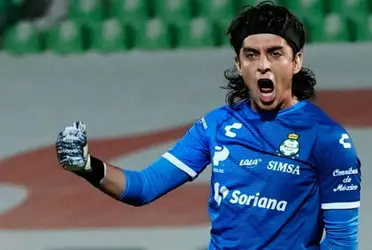 El guardameta lagunero llegaría a quitarle el puesto a Jesús Corona