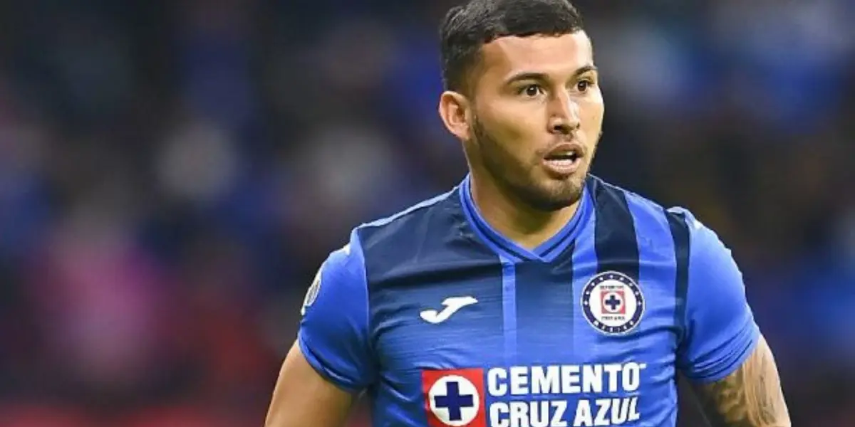 El lateral paraguayo elimino las fotos que riene sobre Cruz Azul