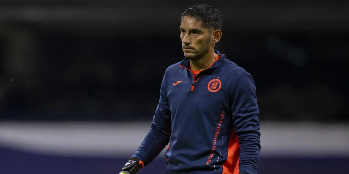 El portero de la Máquina está en la banca