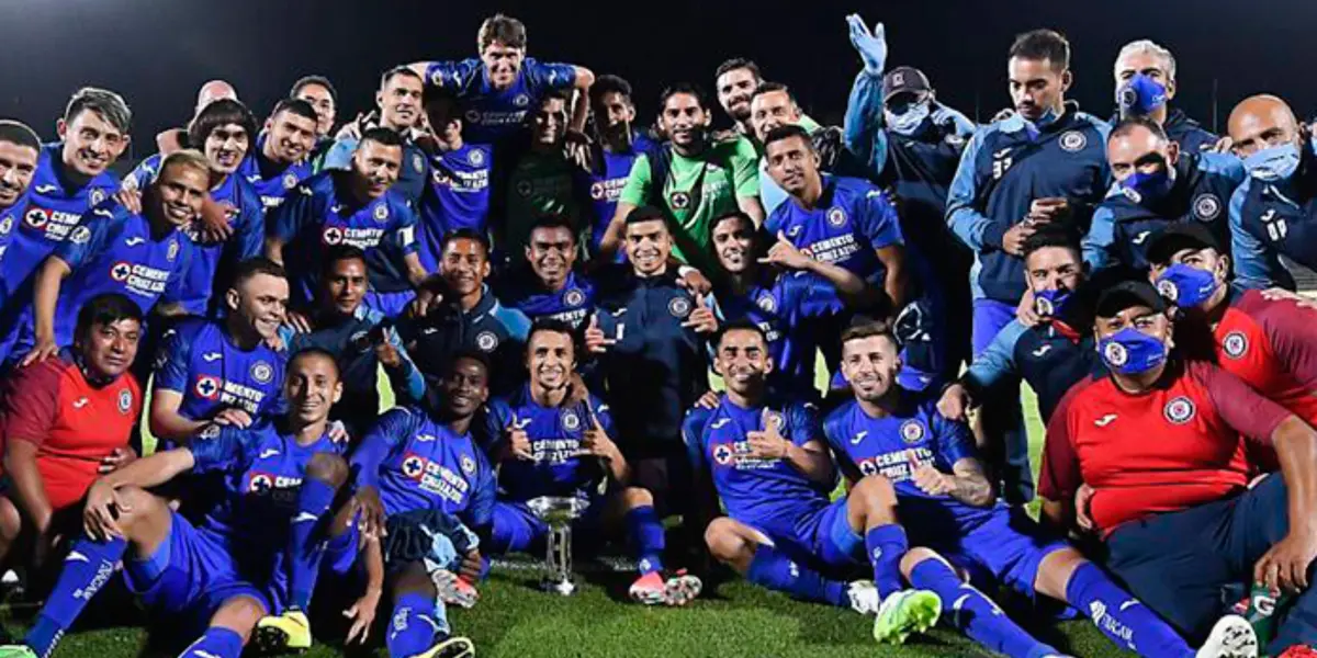 El título amistoso que La Máquina levantó en C.U / Foto: Joma Sport