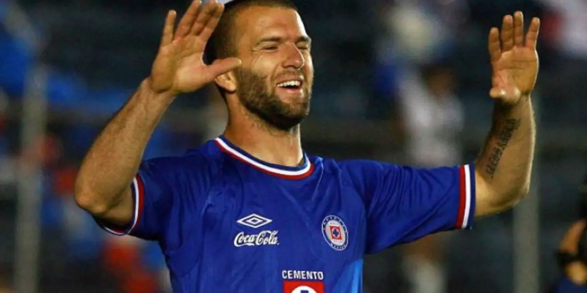 Emanuel Villa con Cruz Azul - Foto: Especial