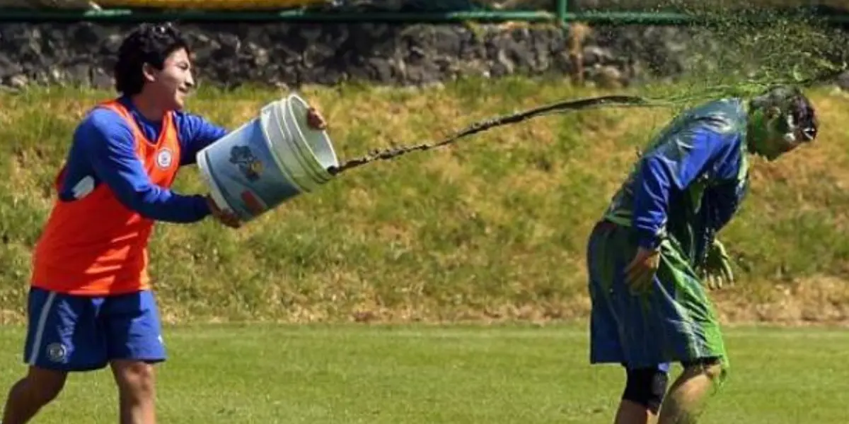 En un programa de televisión, Villaluz contó junto con otro ex cementero las bromas que se hacían cuando jugaban.