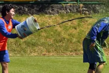 En un programa de televisión, Villaluz contó junto con otro ex cementero las bromas que se hacían cuando jugaban.