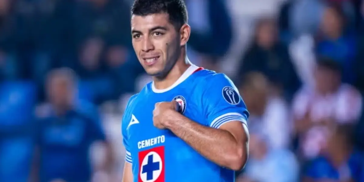 Erik Lira, mediocampista de Cruz Azul - Foto: Imago