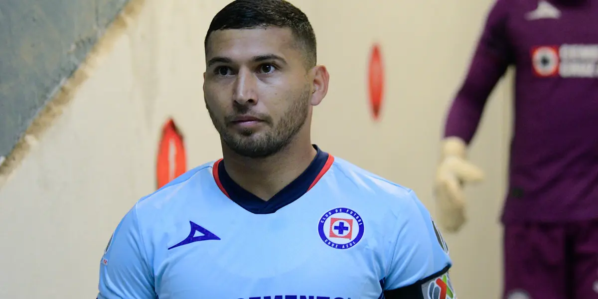 Escobar ganó cinco torneos con Cruz Azul / @CruzAzul