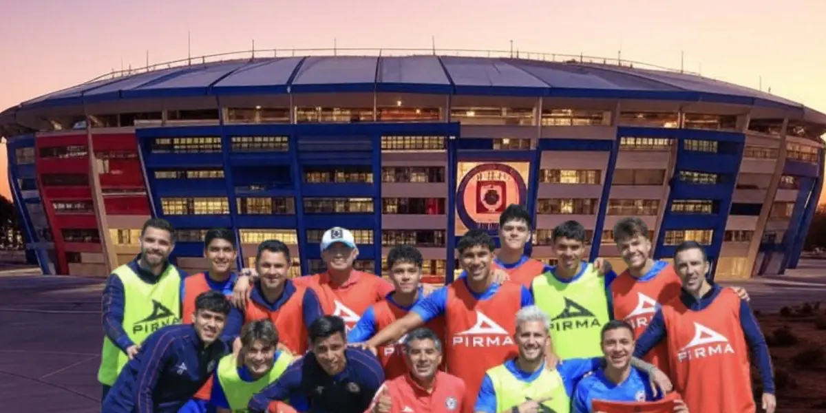 Estadio de Cruz Azul, creado con IA - Foto: Grok