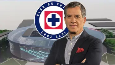 Estadio, escudo de Cruz Azul y el periodista Javier Alarcón/ Foto: W Deportes