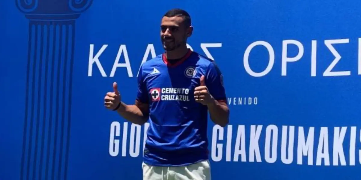 Giorgos Giakoumakis en su presentación como cementero/La Máquina Celeste