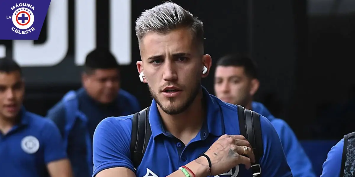 Gonzalo Piovi con la playera de Cruz Azul (Fuente: JuanFútbol)