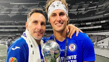 Harto de las críticas a Santi Giménez, el Chaco lanza mensaje a jugadores mexicanos