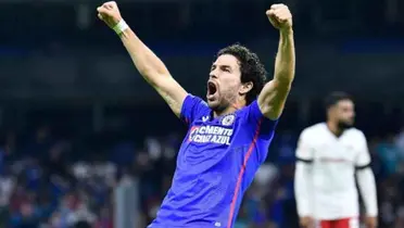 Ignacio Rivero grita un gol en el estadio Azteca / Imago