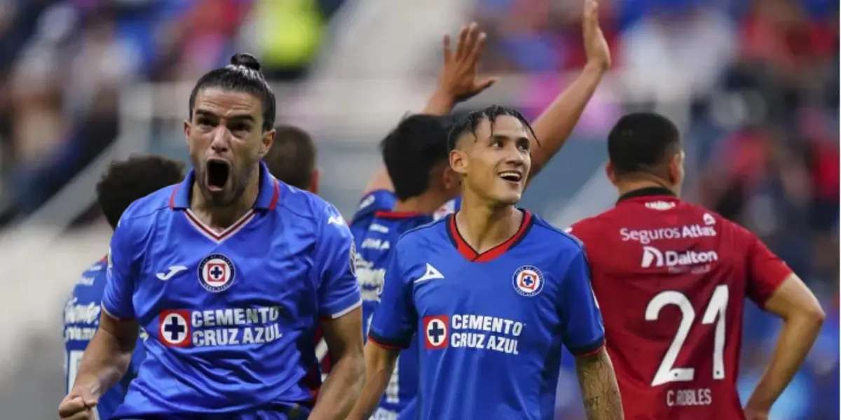 Ignacio Rivero, junto a Uriel Antuna en el juego vs Atlas