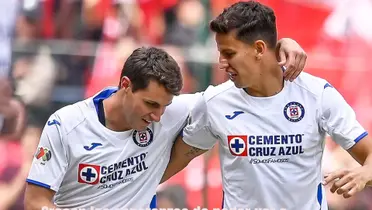 Igor Lichnovsky y Santi Giménez en la portada/Juanfutbol